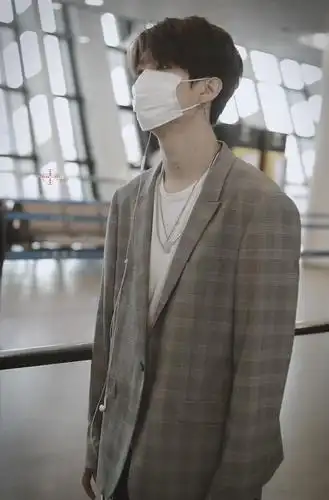 范丞丞回国的机场照也太好看啦