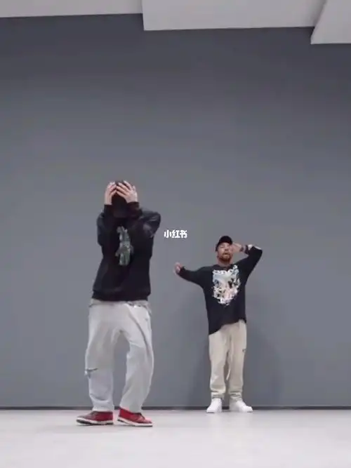 刘耀文  他的每个舞蹈都很在认真努力的给我们展现