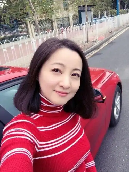 这是现在的方芳,照片拍摄于2020年1年前80后老光棍1年前炎上草感谢您