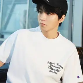 王俊凯同款champion短袖正品冠军男t恤女后背美式字母潮牌上衣