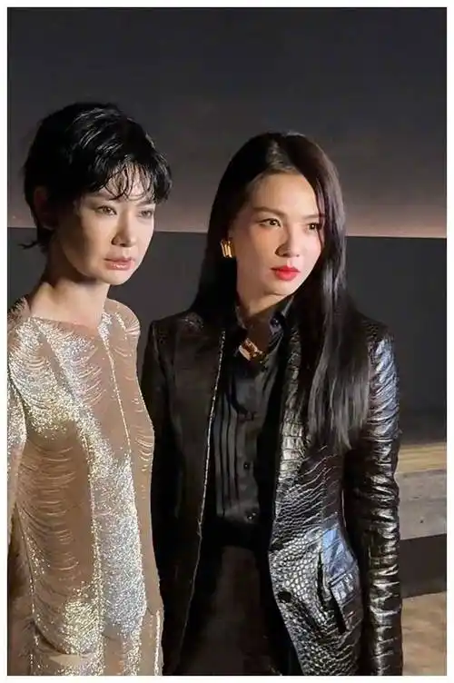 43岁宋佳,31岁钟楚曦同场,颜值尽显,气质当红_年龄_倪妮_影片