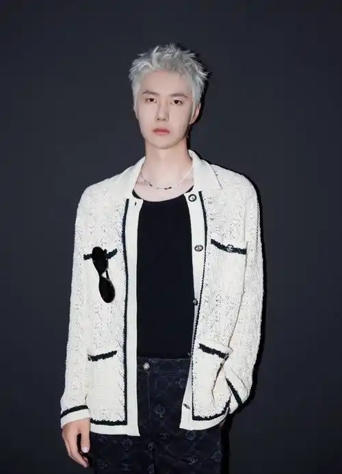 王一博巴黎时装周