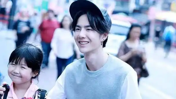 救护车氧气瓶齐上阵,赵丽颖王一博能吃得消吗_条件_人员_聚餐