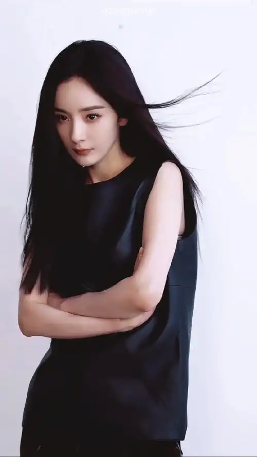 杨幂angelababy巴黎时装周造型