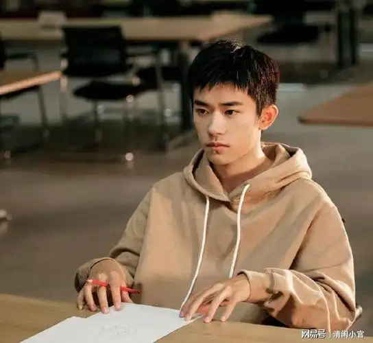 王源与欧阳娜娜合体拍摄《vogue》十月刊封面曝光