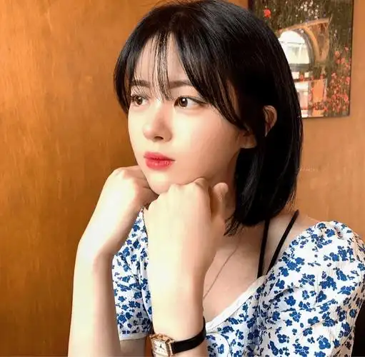 减龄齐脖短发呀