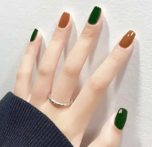 2021最火的高级莫兰迪撞色美甲图