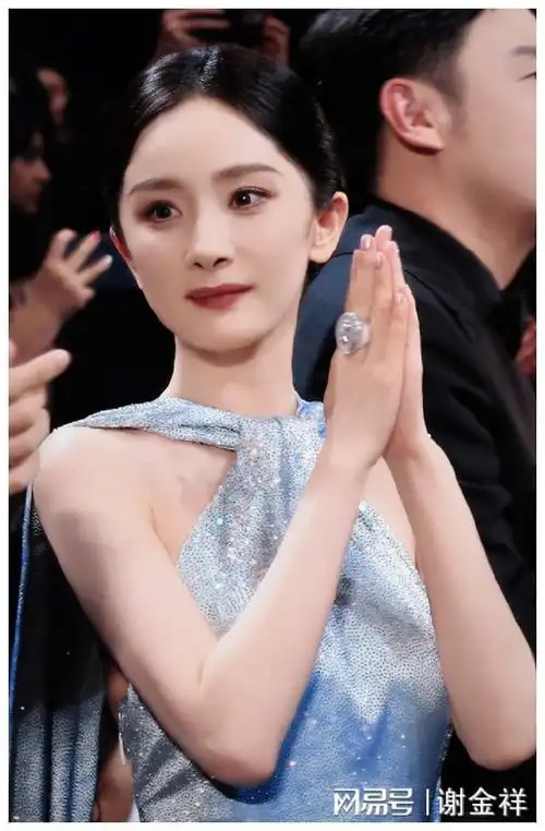 杨幂为什么叫"大幂幂"?因为名副其实!