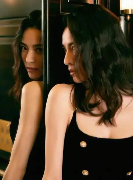 善恶终有报,被成龙,冯小刚力捧,钟楚曦究竟凭什么?