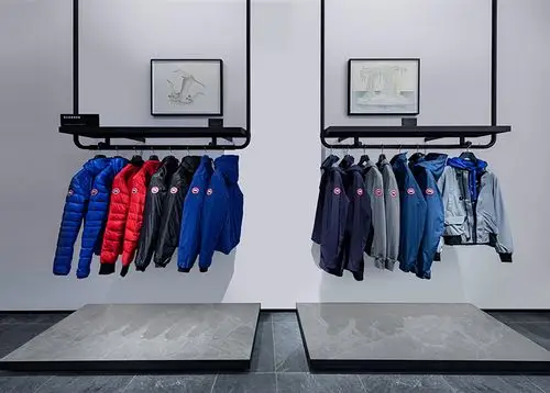 7 月 26 日消息,canada goose 加拿大鹅全新精品店 7 月 23 日在大连