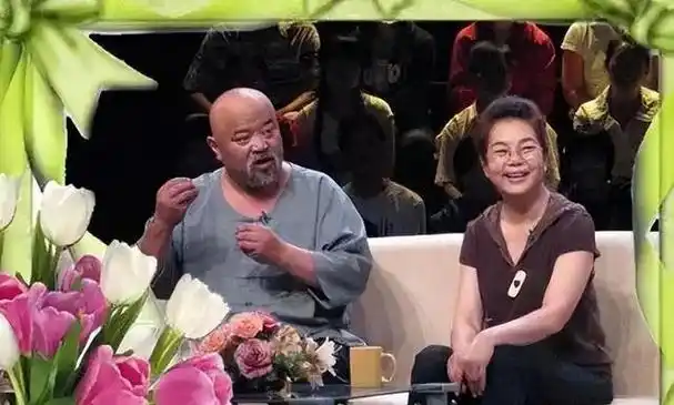 演员李琦与妻子24小时闪婚3个孩子随母姓养女让他很自豪