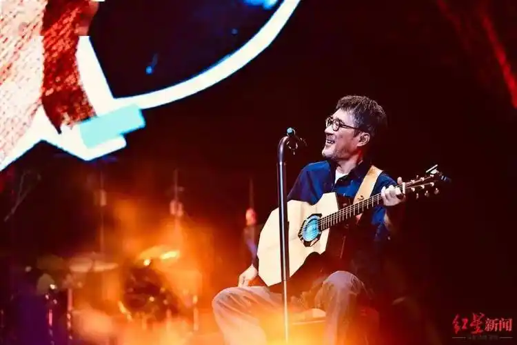 用音乐让不同时代的歌迷都能一点一滴回味"给自己的歌"