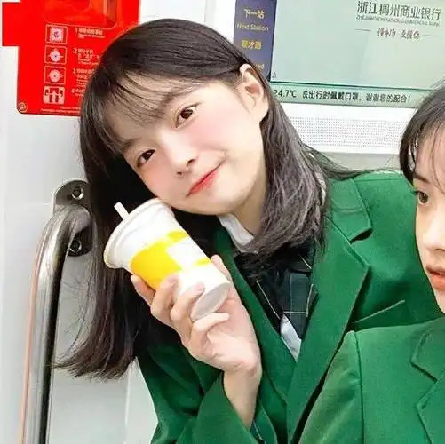 女生头像丨大家都是汉堡包_自拍