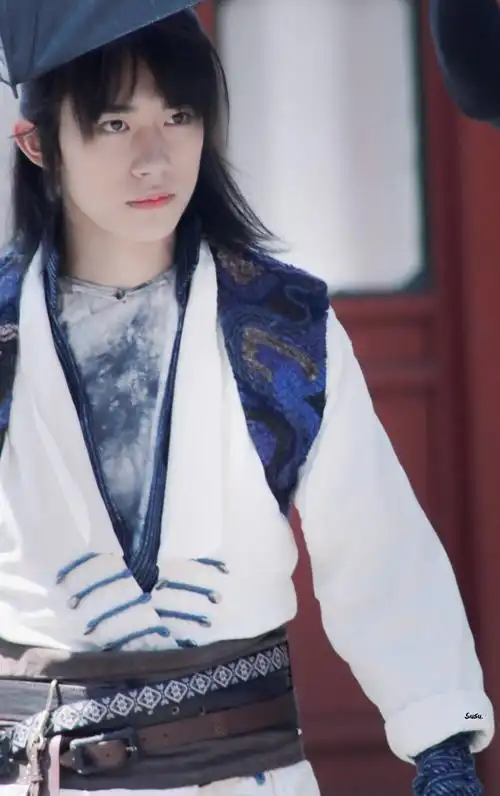 易烊千玺 #tfboys 电视剧艳势番之新青年拍摄花絮 高清