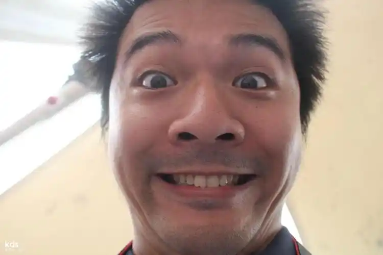 某长得搓的要命的丑八怪,恐怖自拍.