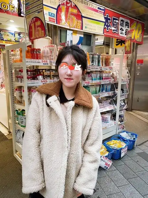 每次拍照都是歪头杀,看起来挺卡哇伊的,但里面都是我_圈子-新氧美容