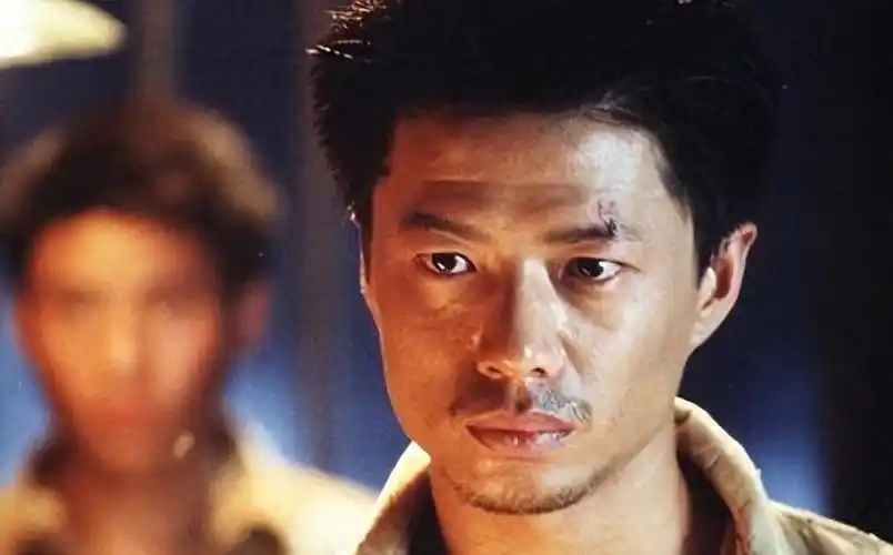 2002年8月,段奕宏在揭牌《记忆的证明》中,认识了年轻漂亮的日籍华裔