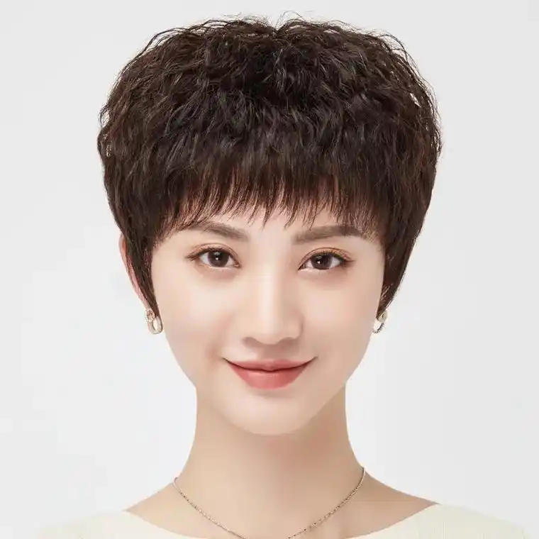 假发女短发,让我瞬间变身时尚女孩!遮白发,增发量,玉米烫蓬松 - 抖音