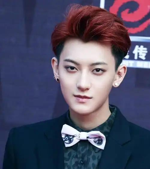 黄子韬忍不住了!在韩国公开示爱徐艺洋,网友:给他一个名分吧!