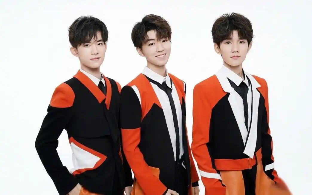 就在今晚, 合体出席,期待三位帅小伙儿的精彩亮相!