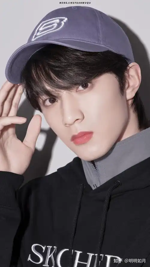 你为什么会喜欢刘耀文,他在你心中是什么定义?