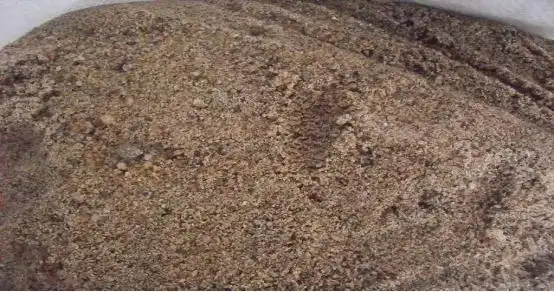 水稳层也就是水泥稳定碎石层,当中总共分为四种原料,吉路通为此做了