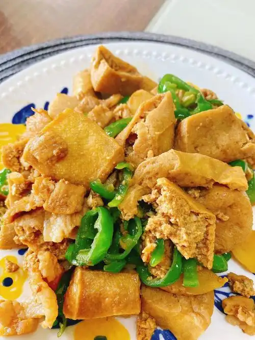 老婆今天想吃暖和的油豆腐炒肉78