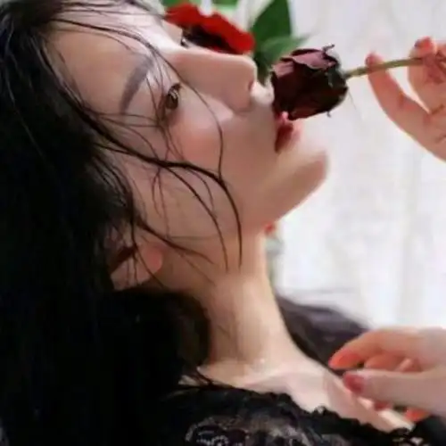 2023最火网图伤感头像 悲伤头像图片2023最火爆 _微信头像_头像屋