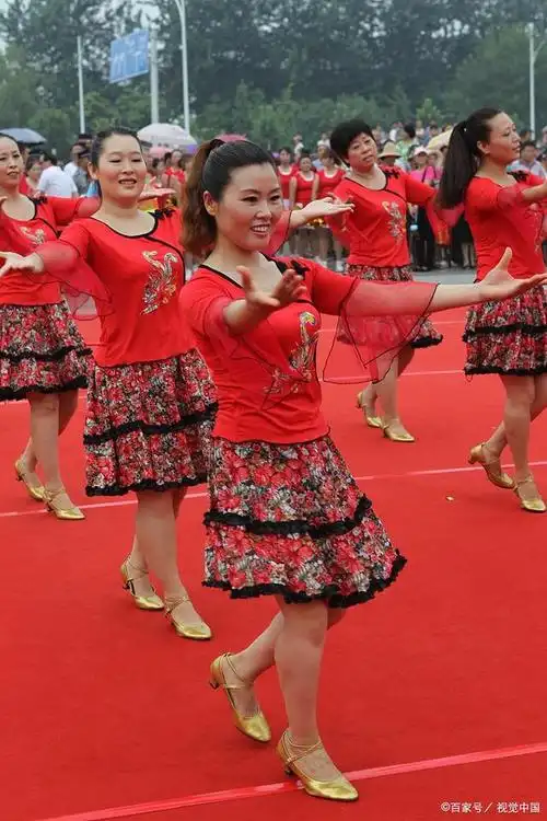 55岁阿姨跳广场舞喜结良缘(散文)