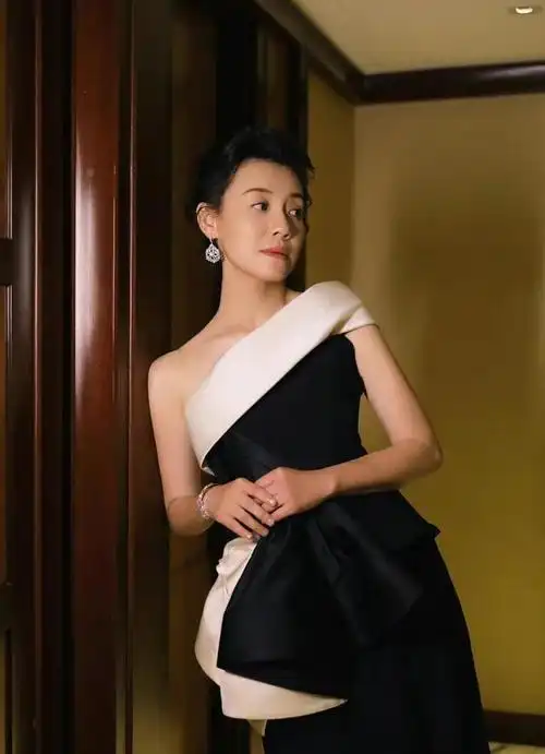 刘琳:与名导同居3年不结婚,为何分手后转身嫁穷小子