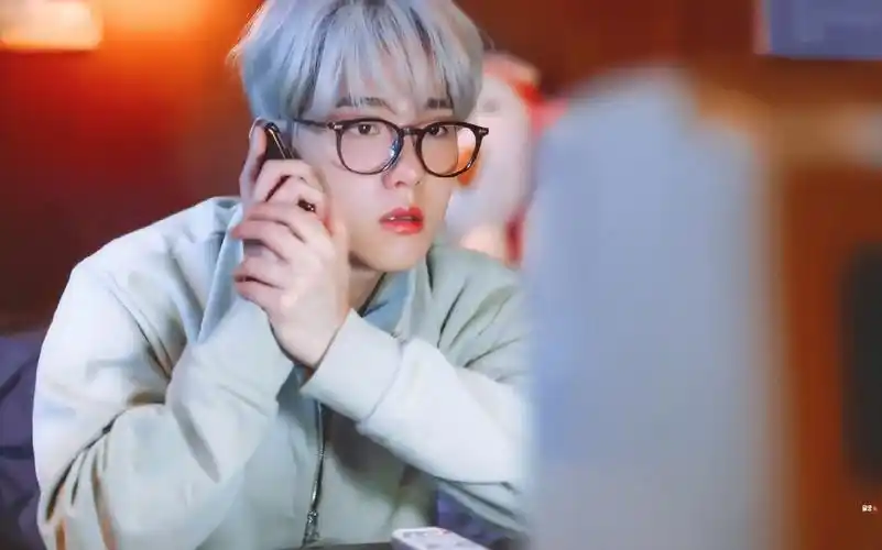 【边伯贤】近期白发美貌暴击