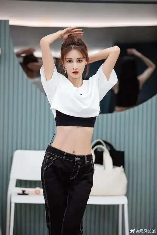 金晨的腹肌不是饿出来的!|马甲线|平板支撑_网易订阅