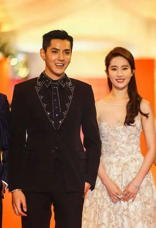 在美国打完疫苗后,王力宏晒刮胡子前后对比照,一秒变帅哥|刘亦菲|娱乐