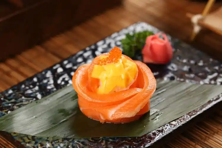 开寿司店是自营门店好还是加盟寿司品牌店好