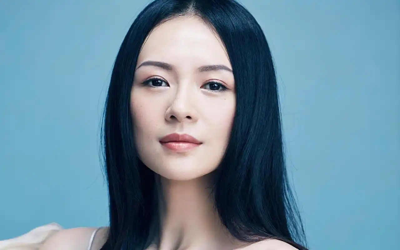 章子怡优雅写真图片桌面壁纸 _ 图片网