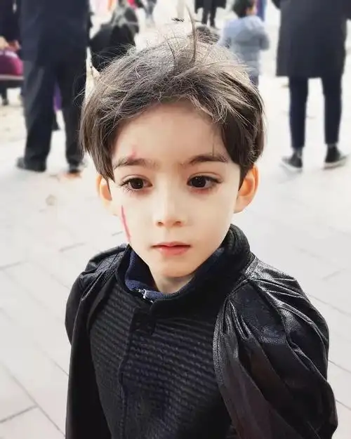 这个混血小男孩让18万人疯狂,网友:又来骗我生儿子