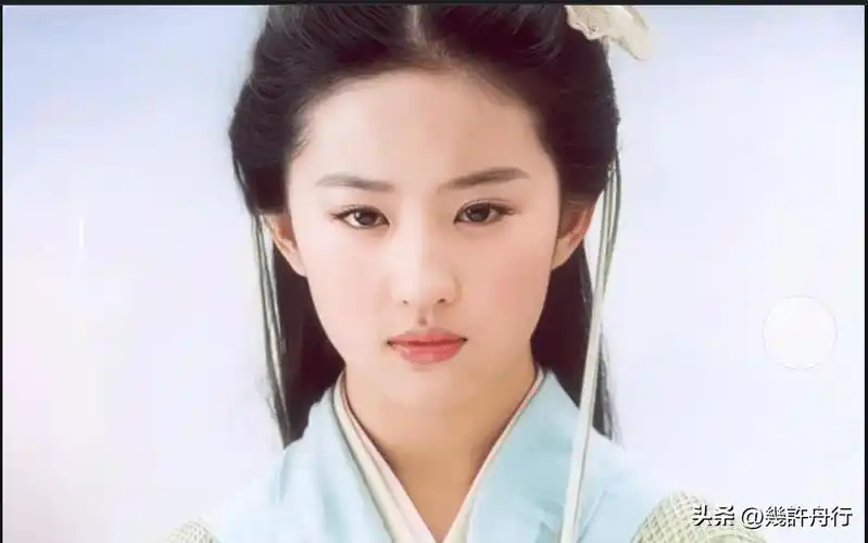 在这种种优势叠加下,刘亦菲这满手的好牌无论如何都不会输的