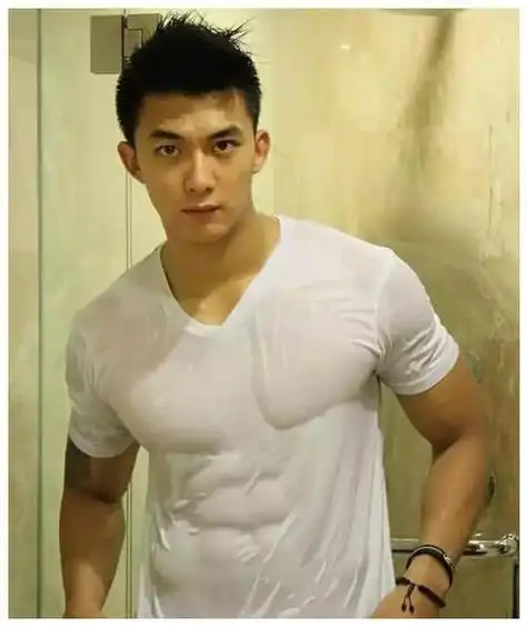 肌肉男孩八块腹肌图片动漫大全