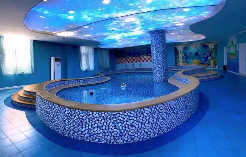 室内恒温儿童游泳池