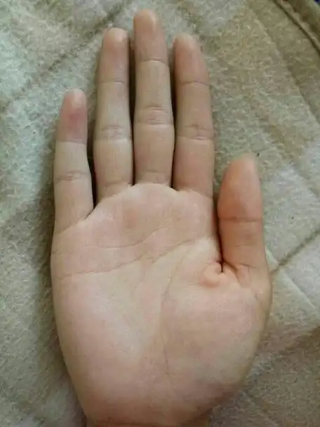 4,测试自己的姻缘线断了吗:帮我看下我的婚姻线等下去?