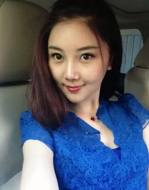 7韩硕妻子徐妙嘉刘晓宇的女友钟鹿纯是一名90后,毕业于北京服装学院