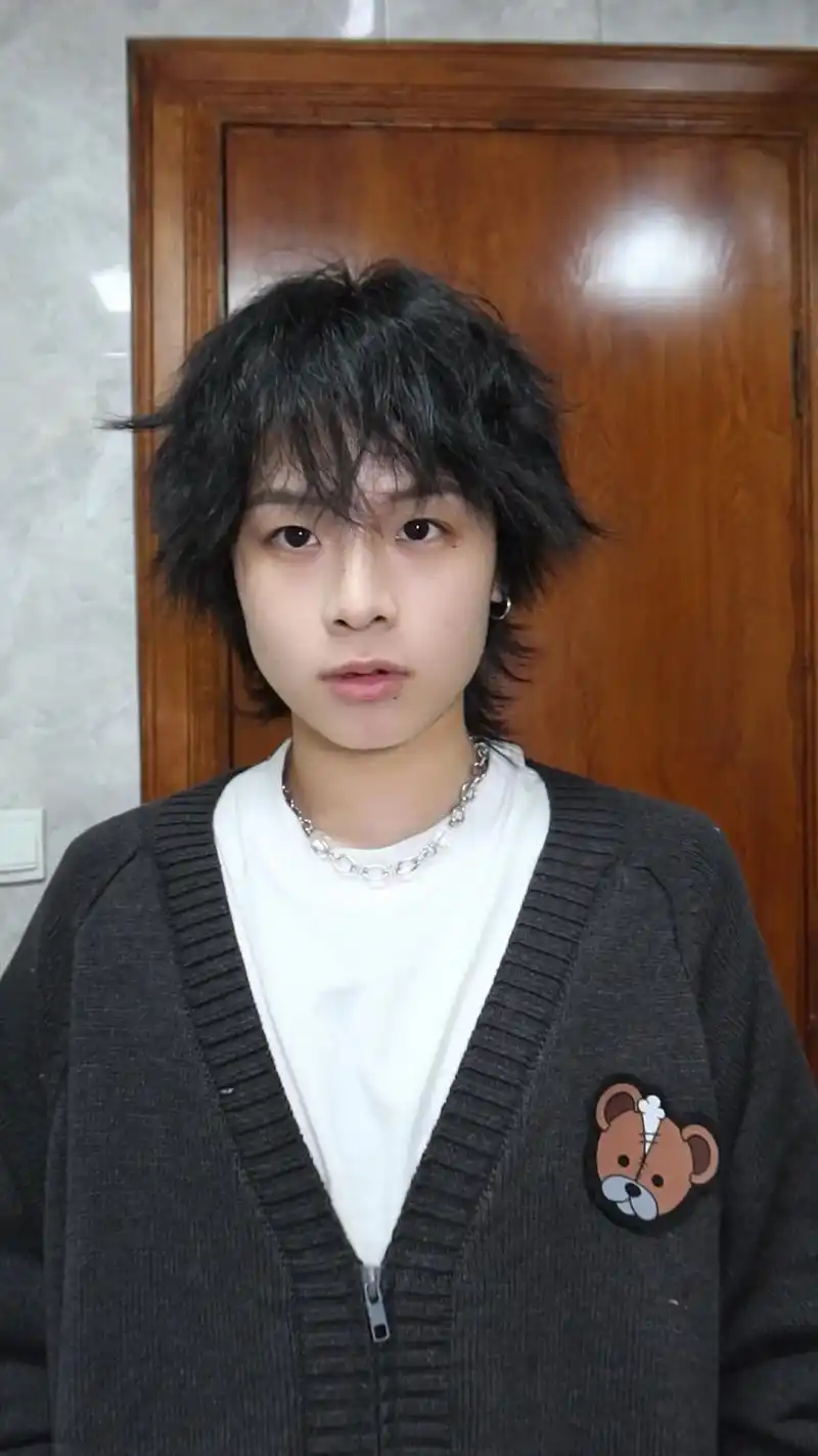 鲻鱼头 #少年感 #短发女生 #可狼可奶 #中帅哥 #水瓶 - 抖音