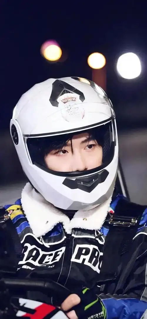 帅哥系列壁纸-第21期-刘宇宁