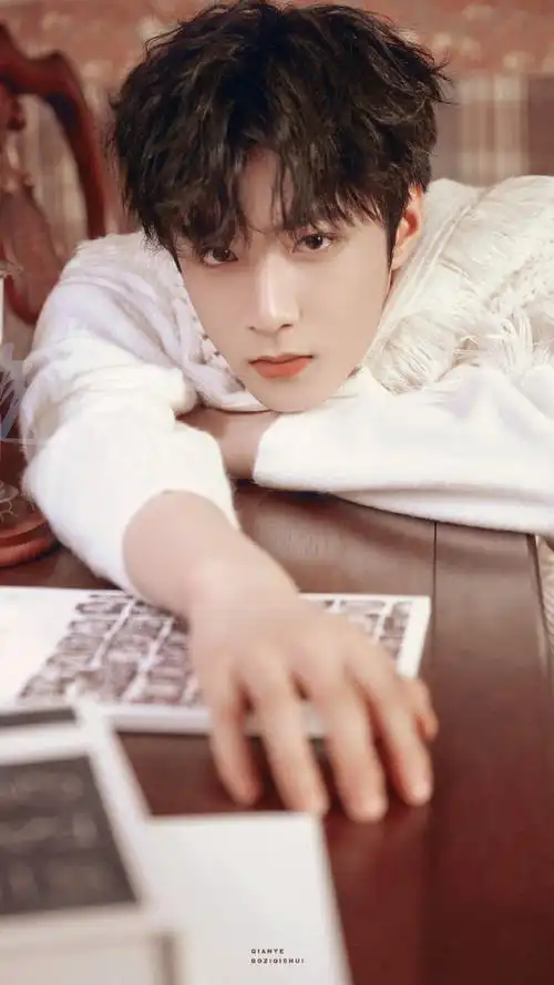 青年演员刘耀文