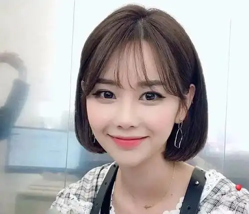 头发黑发量多根本不用愁!剪短烫内扣,做款轻奢发型优雅迷人