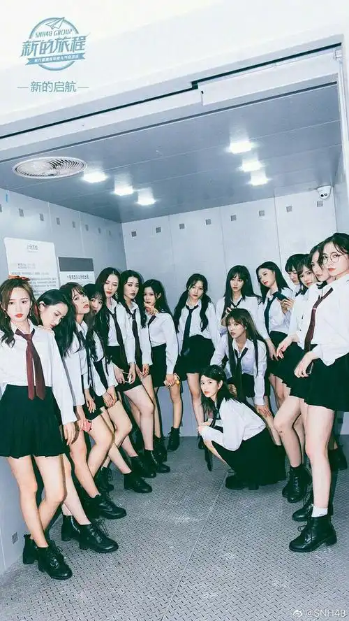 大家有没有友情向的女团合照单个合照团体合照都可以多图预警持更