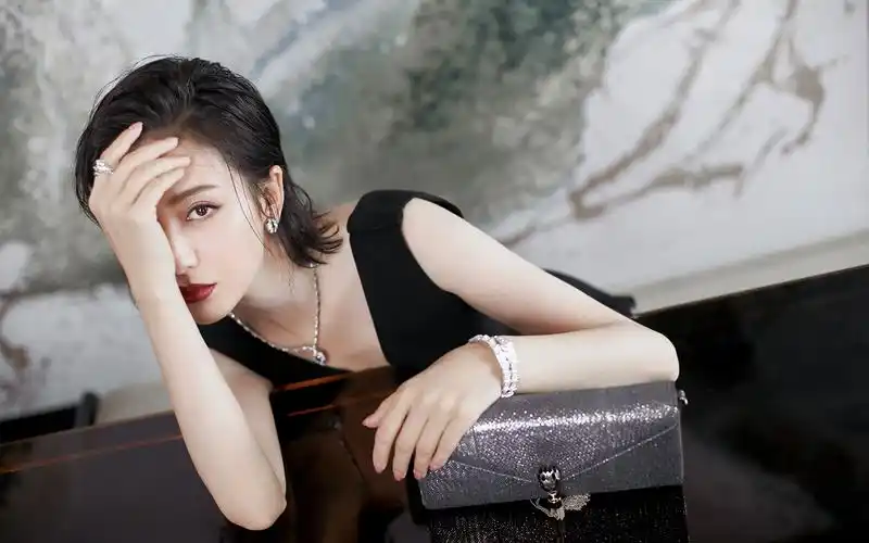 佟丽娅,性感,写真,美女明星,演员大陆明星:佟丽娅超a性感高清桌面壁纸