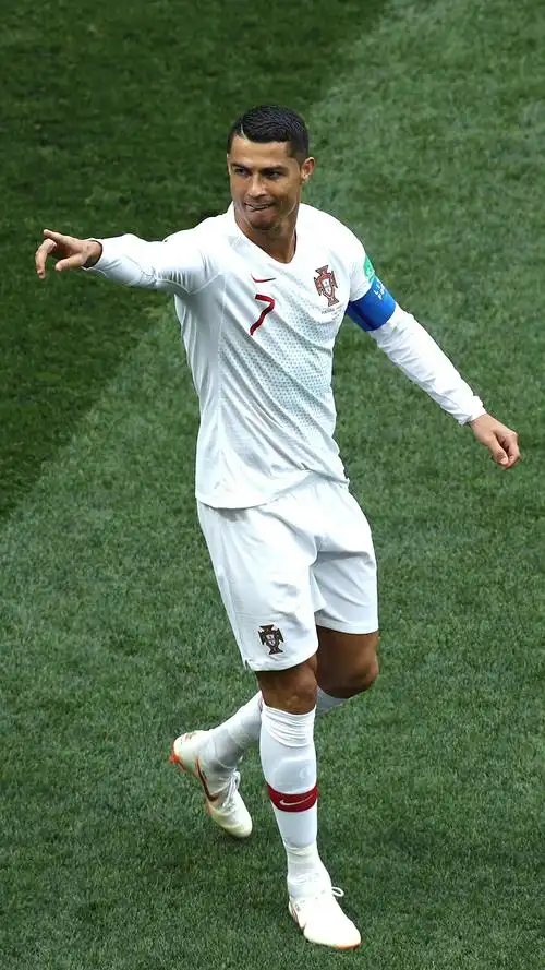 2019-03-19 颜色分 红色 关键词:  c罗 罗纳尔多 足球明星 帅气