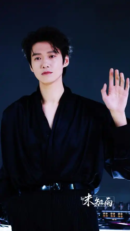 mansocial小狗2p>51o29编辑了1p帅气打招呼^ ^@魏大勋#anotherman