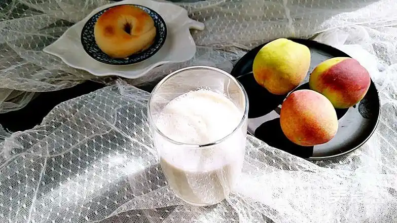 蜜桃牛奶饮
